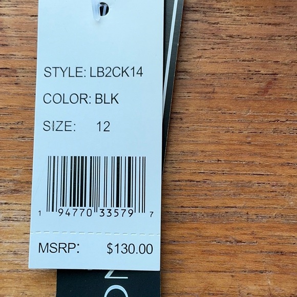 La Blanca Black and White One Piece Swimsuit - Picture 11 of 11